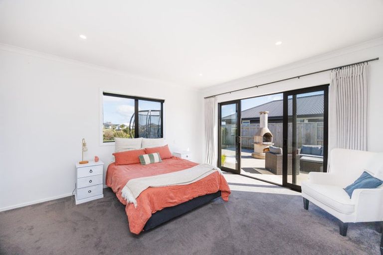 Photo of property in 29 Sardinia Grove, Fitzherbert, Palmerston North, 4410