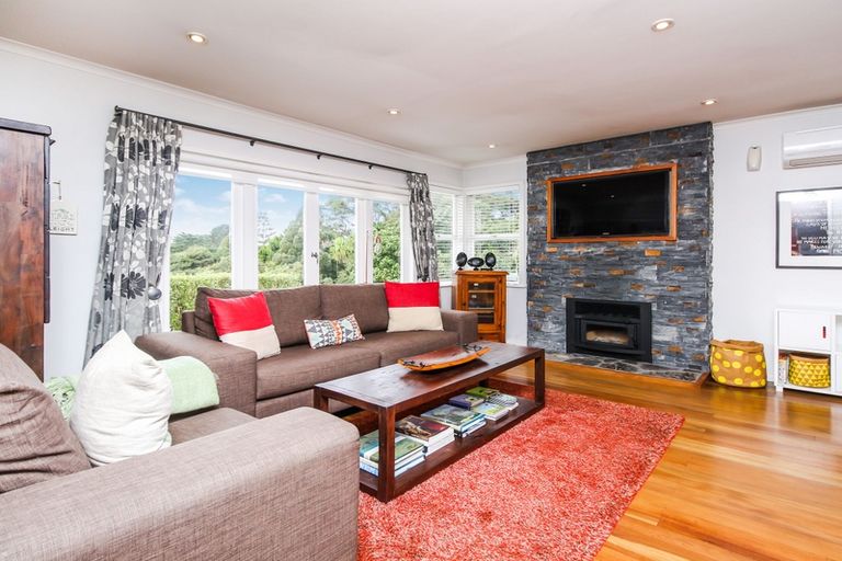 Photo of property in 34 South Lynn Road, Titirangi, Auckland, 0604