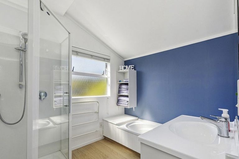 Photo of property in 2 Musket Lane, Whitby, Porirua, 5024