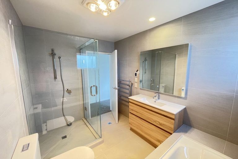 Photo of property in 20d Edwards Avenue, Henderson, Auckland, 0610