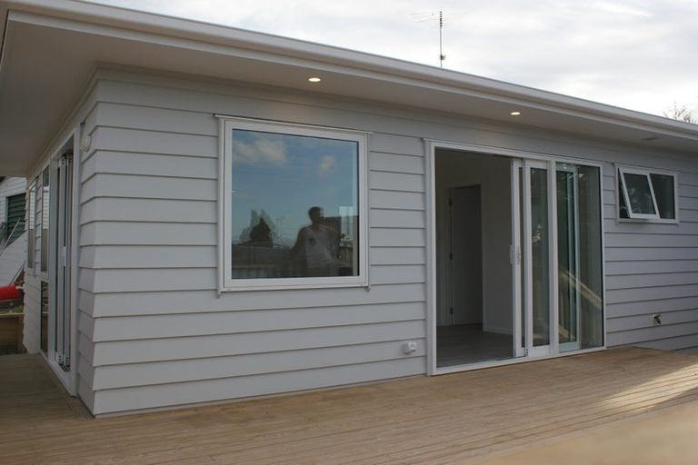 Photo of property in 10 Fordham Street, Beach Haven, Auckland, 0626