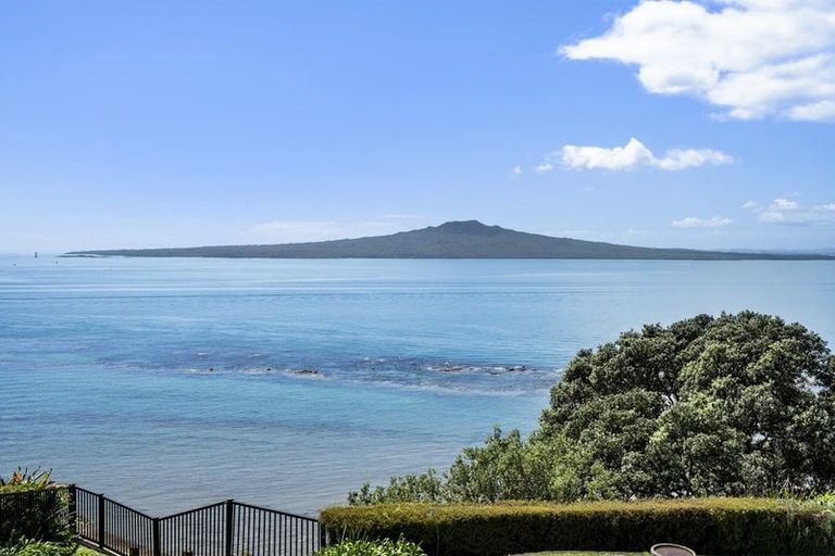 Photo of property in 3/64 Seacliffe Avenue, Belmont, Auckland, 0622