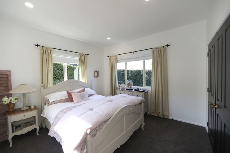 Photo of property in 42 Pukekura Place, Taradale, Napier, 4112