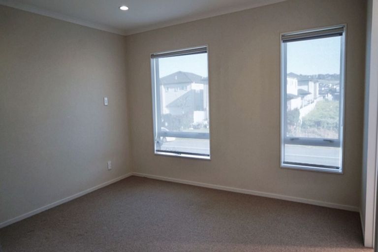 Photo of property in 100 Flat Bush School Road, Flat Bush, Auckland, 2019