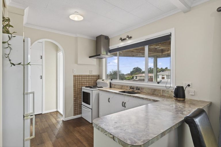 Photo of property in 55 Banks Street, Marfell, New Plymouth, 4310