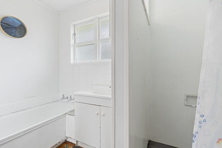Photo of property in 52 Pitcairn Street, Oakura, 4314