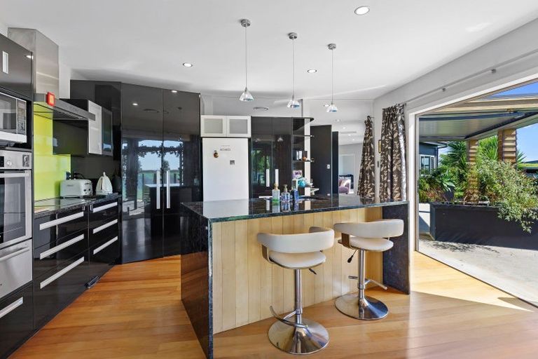 Photo of property in 191 Harakeke Road, Te Horo, Otaki, 5581