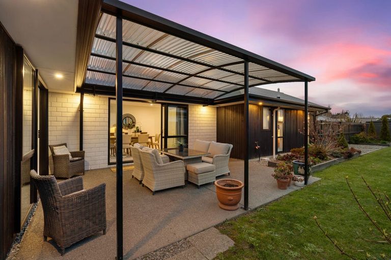 Photo of property in 17 Goldie Drive, Rangiora, 7400