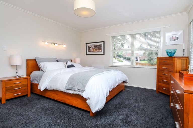 Photo of property in 34 South Lynn Road, Titirangi, Auckland, 0604