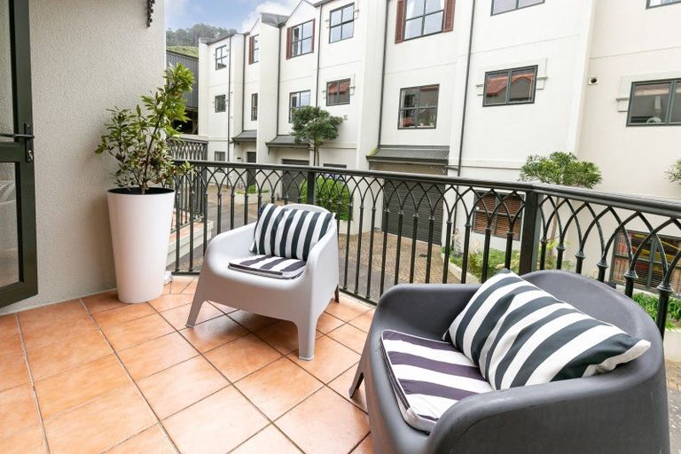 Photo of property in 83c Hill Street, Thorndon, Wellington, 6011