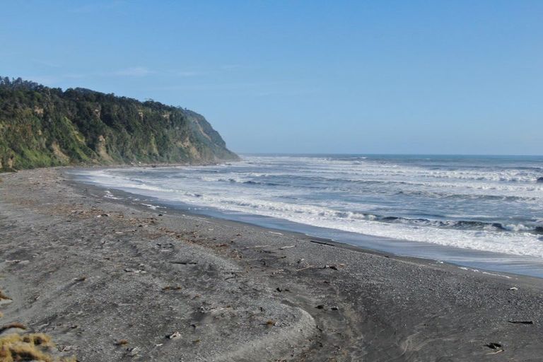 Photo of property in 9 The Parade, Okarito, Whataroa, 7886