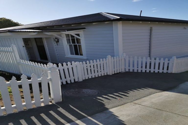 Photo of property in 141 Colwill Road, Massey, Auckland, 0614