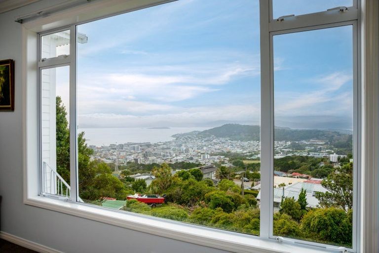 Photo of property in 6 Mitchell Street, Brooklyn, Wellington, 6021