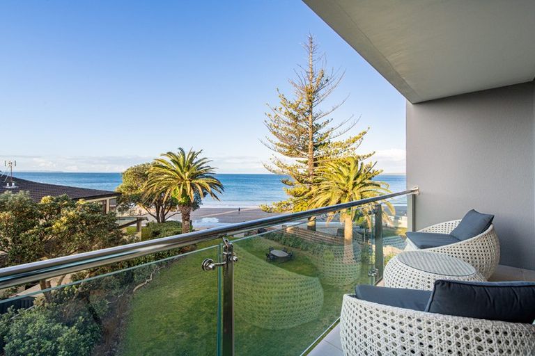 Photo of property in Seaview Apartments, 8/64 Milford Road, Milford, Auckland, 0620