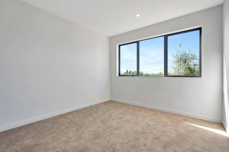 Photo of property in 5/24 Tomo Street, New Lynn, Auckland, 0600