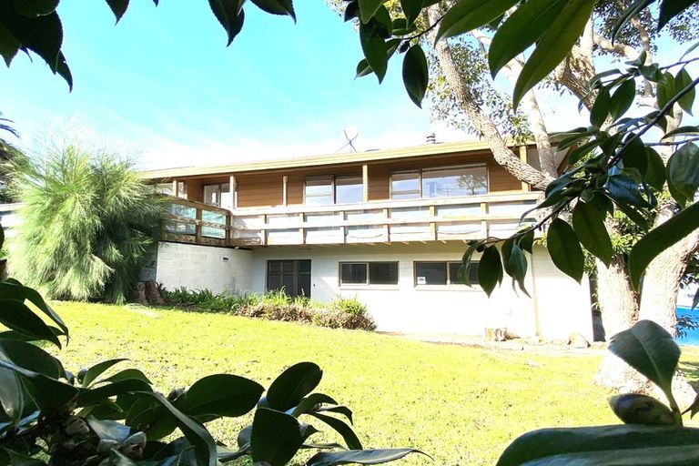 Photo of property in 11 Birman Close, Half Moon Bay, Auckland, 2012