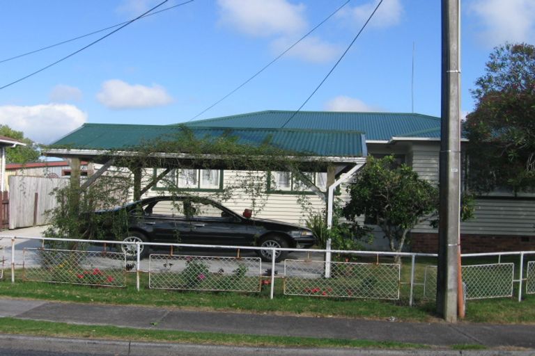 Photo of property in 40 Reid Road, New Lynn, Auckland, 0600