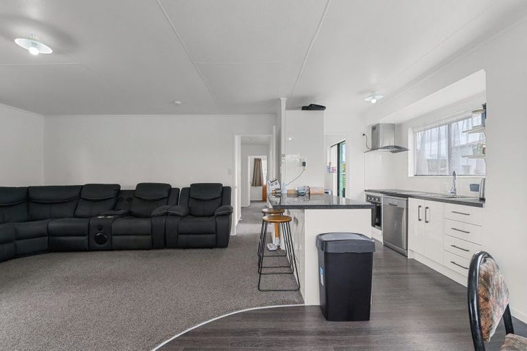 Photo of property in 33 Sunrise Avenue, Owhata, Rotorua, 3010