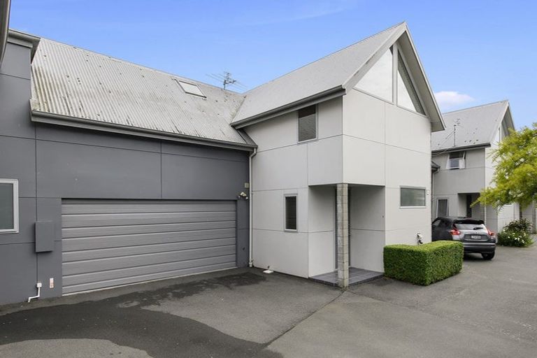 Photo of property in 2/1010 Colombo Street, St Albans, Christchurch, 8014