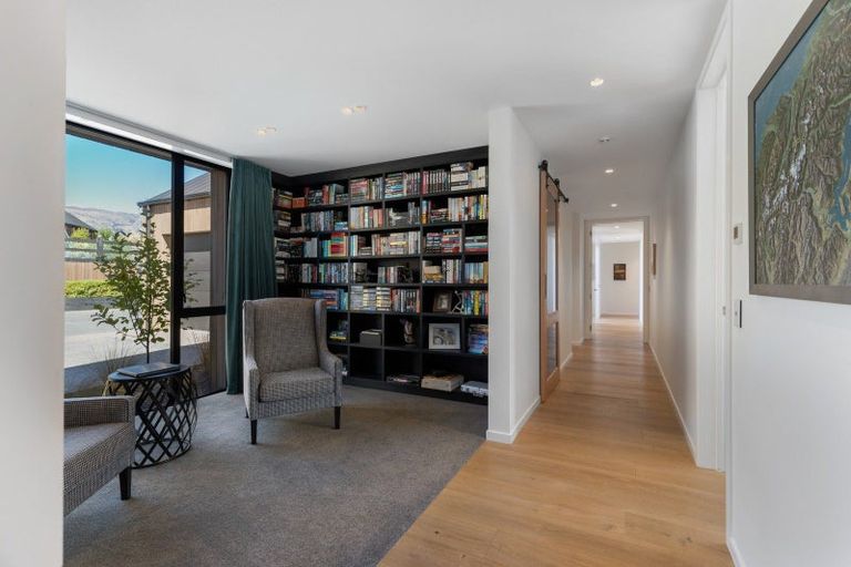 Photo of property in 14 Deans Drive, Wanaka, 9305