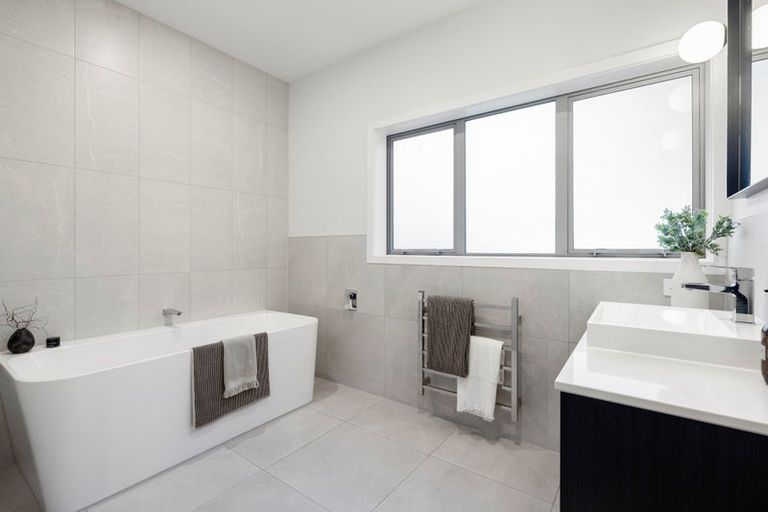 Photo of property in 1 Woodstock Road, Fairfield, Hamilton, 3214