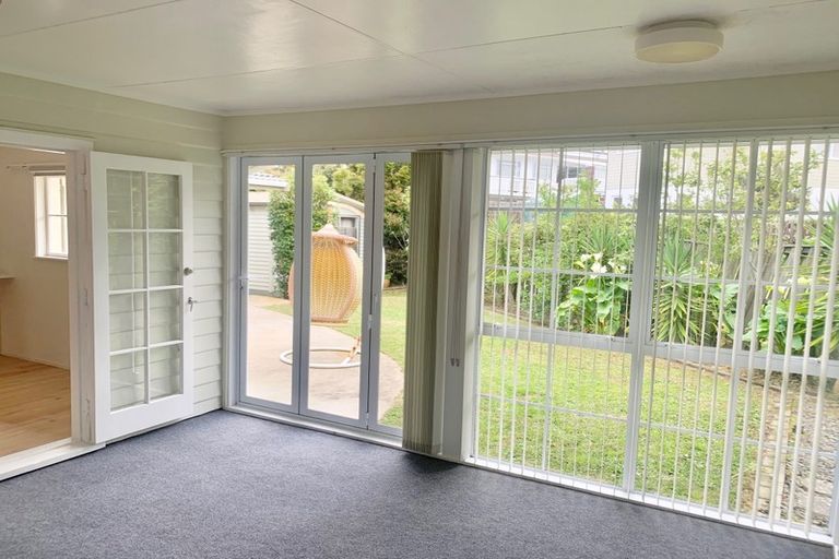 Photo of property in 1/42 Holland Road, Hillcrest, Auckland, 0627