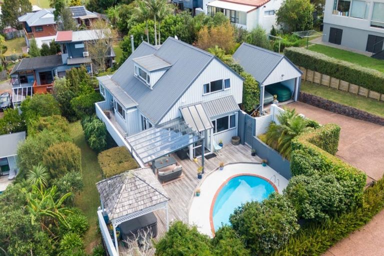 Photo of property in 52 Balmain Road, Chatswood, Auckland, 0626