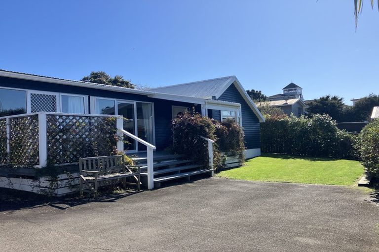 Photo of property in 363 Kapiti Road, Paraparaumu Beach, Paraparaumu, 5032