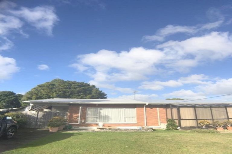 Photo of property in 1/7 Maunder Place, New Lynn, Auckland, 0600