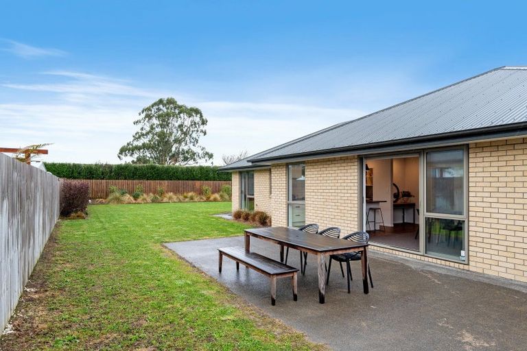 Photo of property in 33 Cressy Place, Darfield, 7510