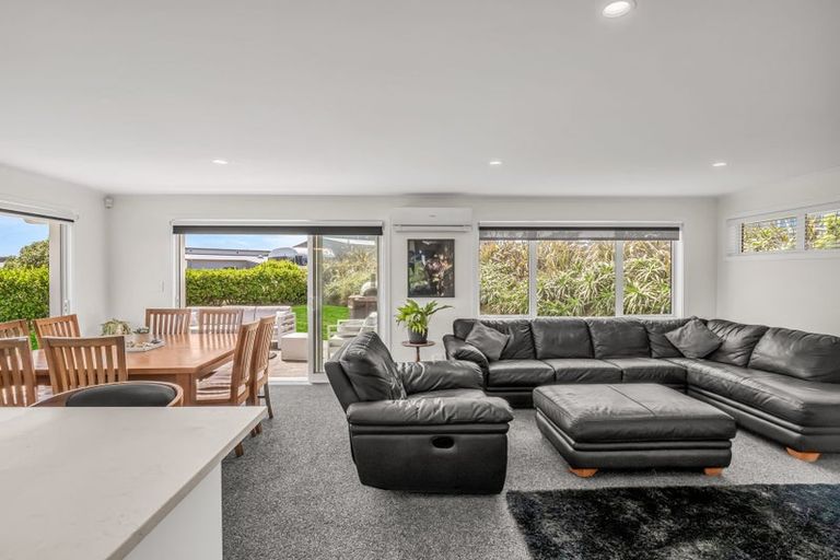 Photo of property in 33 Golf Vue Place, Castlecliff, Whanganui, 4501