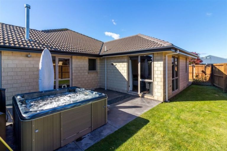 Photo of property in 8 Micron Close, Templeton, Christchurch, 8042