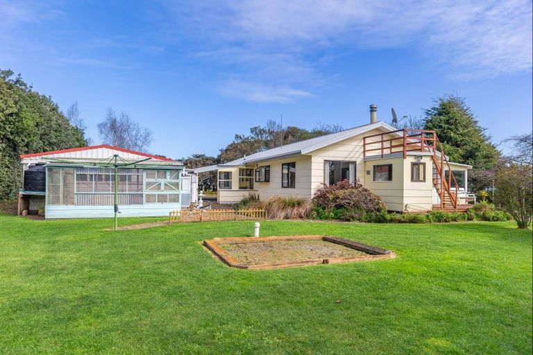 Photo of property in 218 Hokio Beach Road, Levin, 5571