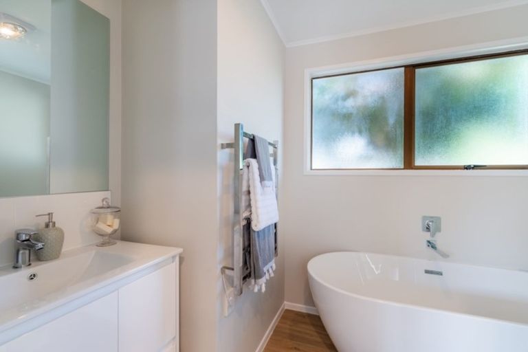 Photo of property in 18 Catkin Crescent, Papatoetoe, Auckland, 2025