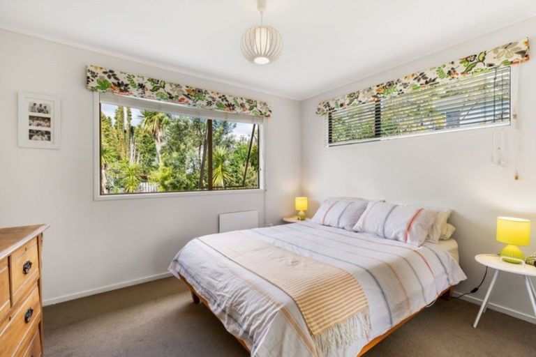 Photo of property in 30 Hydra Place, Glen Eden, Auckland, 0602