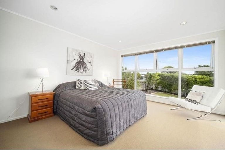 Photo of property in 1/8 Arrow Road, Forrest Hill, Auckland, 0620