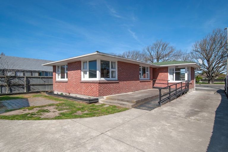 Photo of property in 413 Linwood Avenue, Bromley, Christchurch, 8062