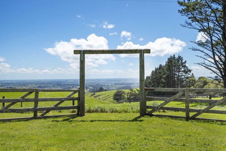 Photo of property in 696 Pahiatua Aokautere Road, Aokautere, Palmerston North, 4471