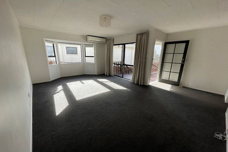 Photo of property in 2/1 Landsdale Place, Massey, Auckland, 0614