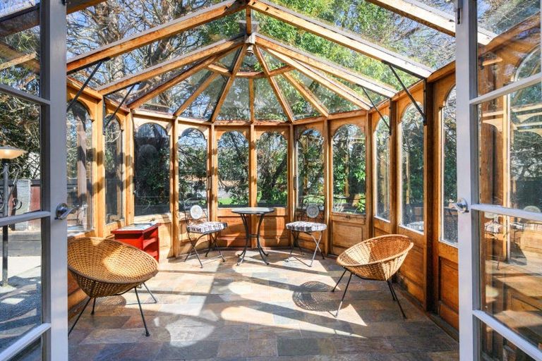 Photo of property in 31 Redwood Grove, Hokowhitu, Palmerston North, 4410