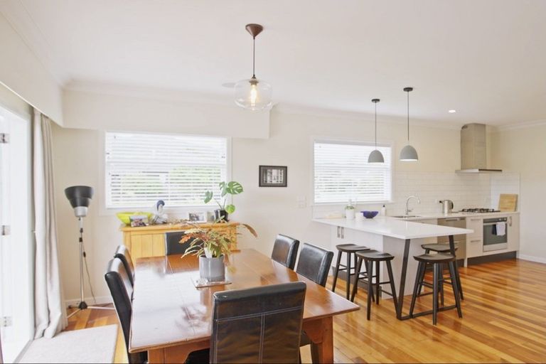 Photo of property in 14 Leybourne Avenue, Waikanae, 5036