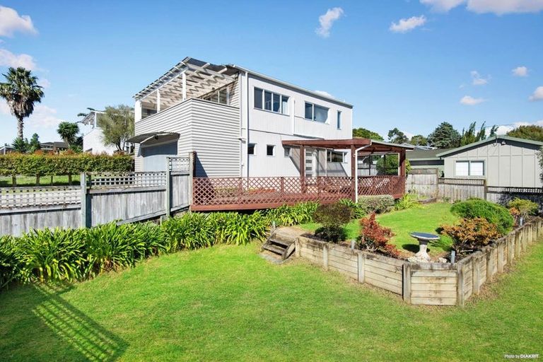 Photo of property in 2/58 Zefiro Drive, Massey, Auckland, 0614