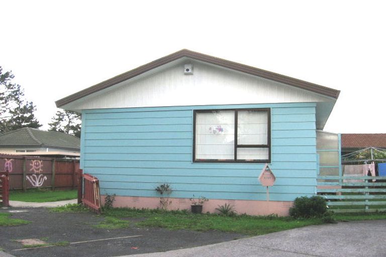 Photo of property in 1/31 Karepo Crescent, Ranui, Auckland, 0612