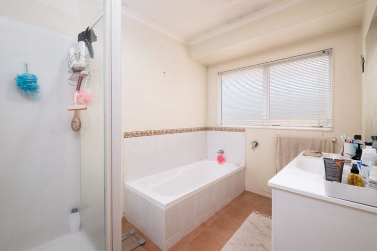 Photo of property in 15 Lenore Road, Favona, Auckland, 2024