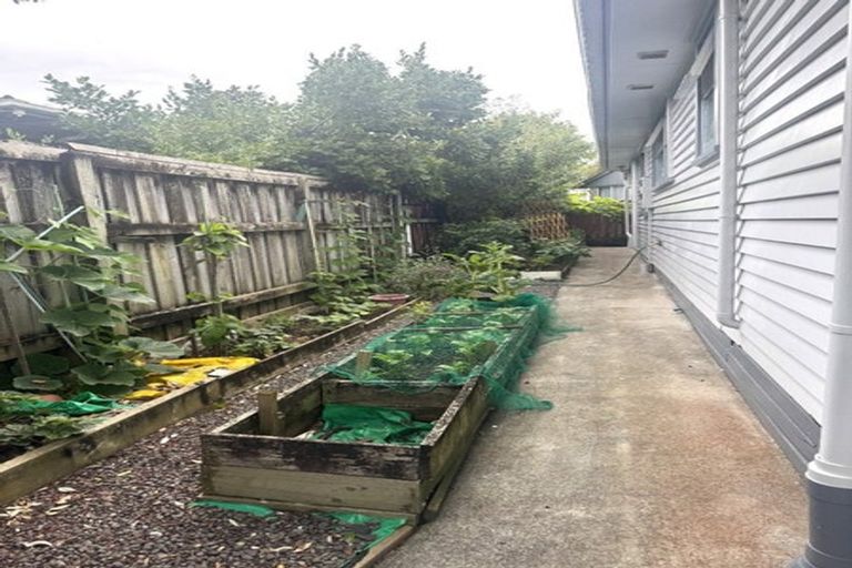 Photo of property in 66 Pooks Road, Ranui, Auckland, 0612