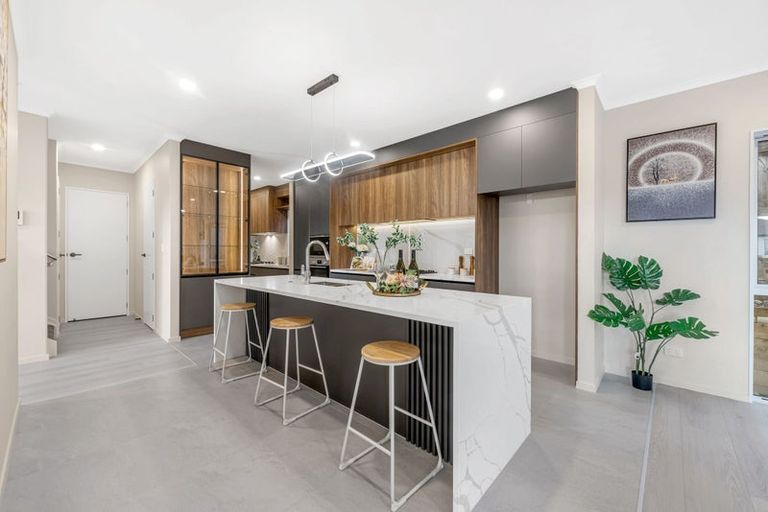 Photo of property in 18 Bushfield Drive, Flat Bush, Auckland, 2019