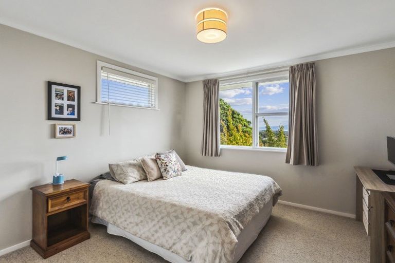 Photo of property in 51 Kakariki Grove, Waikanae, 5036