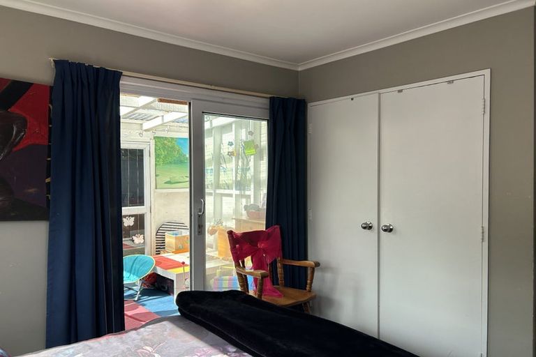 Photo of property in 207 Onepu Road, Lyall Bay, Wellington, 6022