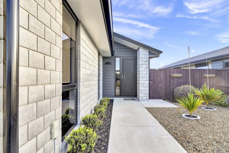 Photo of property in 33 Taioma Close, Papamoa, 3118