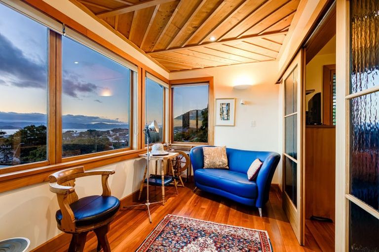 Photo of property in 355 Muritai Road, Eastbourne, Lower Hutt, 5013